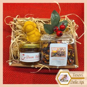 Cestino Natale in Legno con Miele, Tisana, Pupuzzo Neve in Cera