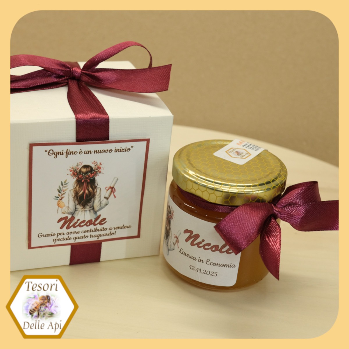 bomboniera-laurea-vaso-miele-in-scatola-con-fiocco