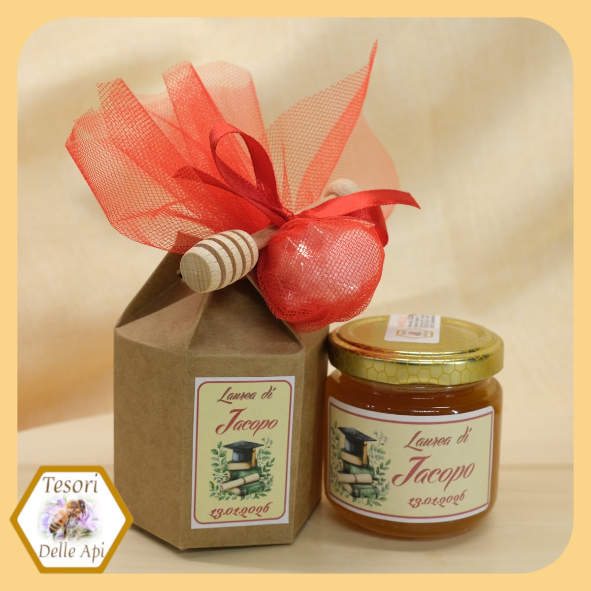 bomboniere-laurea-vaso-miele-in-scatola-esagonale-con-spargimiele-e-confetti