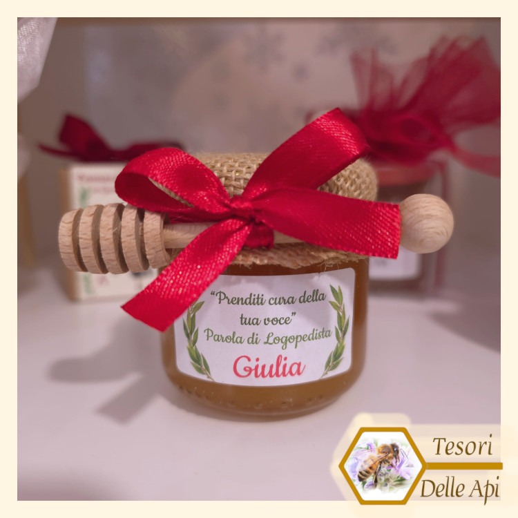 bomboniera-laurea-vaso-miele-fiocco-raso-spargimiele-legno